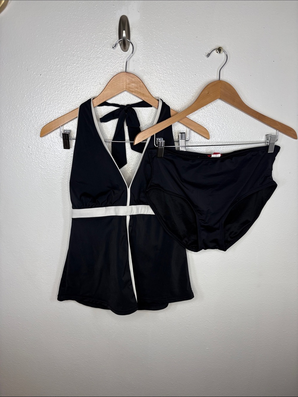 Spanx Black White Halter 2 Piece Swimsuit Women Size 10 BLEMISH